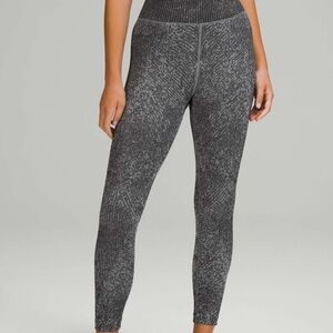 LULULEMON ATHLETICA• Women’s “Ebb to Train” Super-High-Rise Tight 25" Size 8